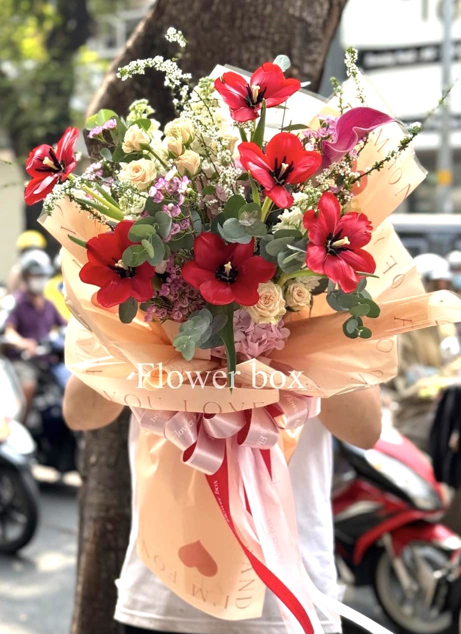 Hộp Hoa Chúc Mừng Ngày 08-03  FBQN10